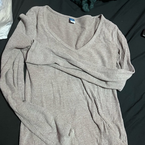 Old navy plush v neck long sleeve tees - Picture 6 of 13